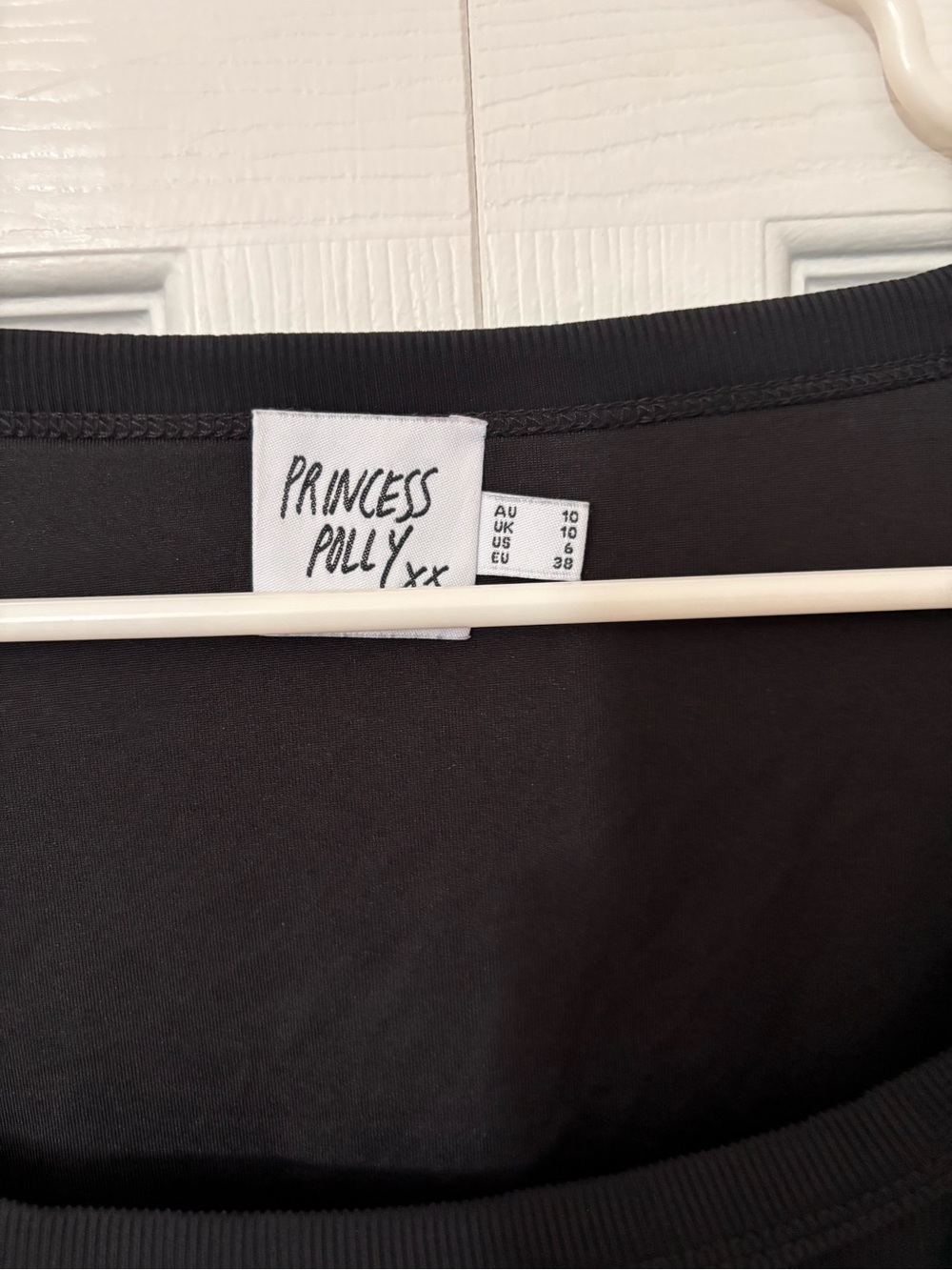 Princess Polly Black Long-Sleeve Scoop Neck Crop Top - Picture 2 of 4